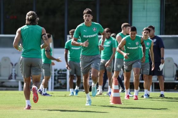 Fluminense terá retornos importantes contra a Chapecoense e mira vice-liderança do Brasileirão